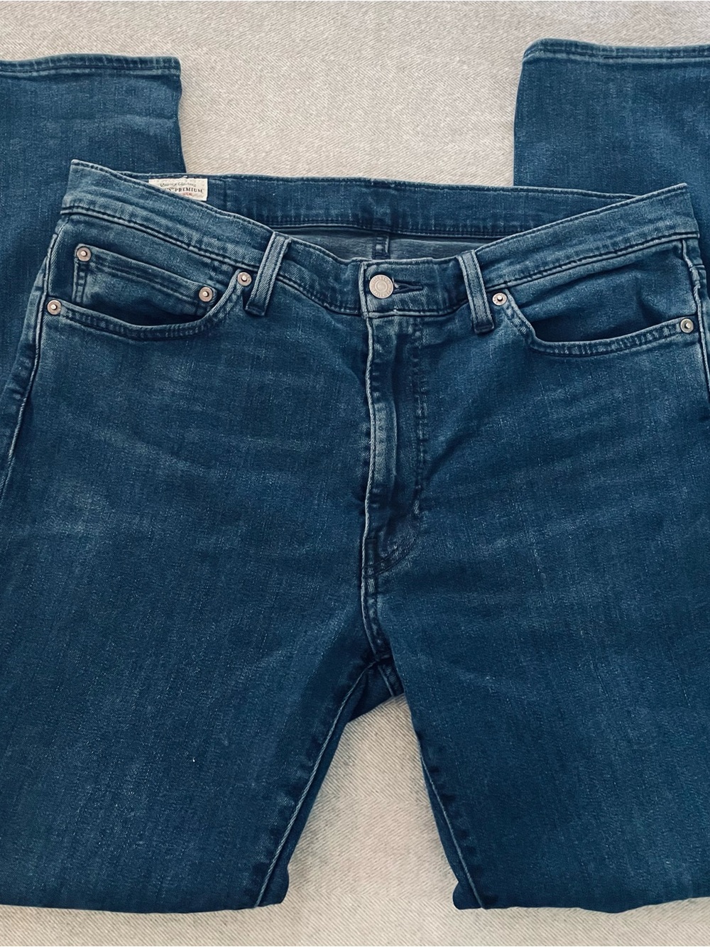Men’s LEVI’S PREMIUM 511 Jeans   W36 L32.  Dark wash, Black Patch, Large E